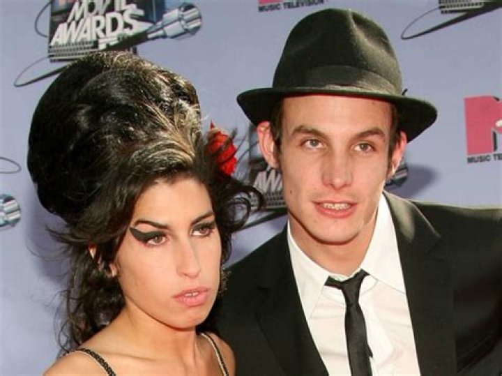 El ex de Amy Winehouse, al borde de la muerte