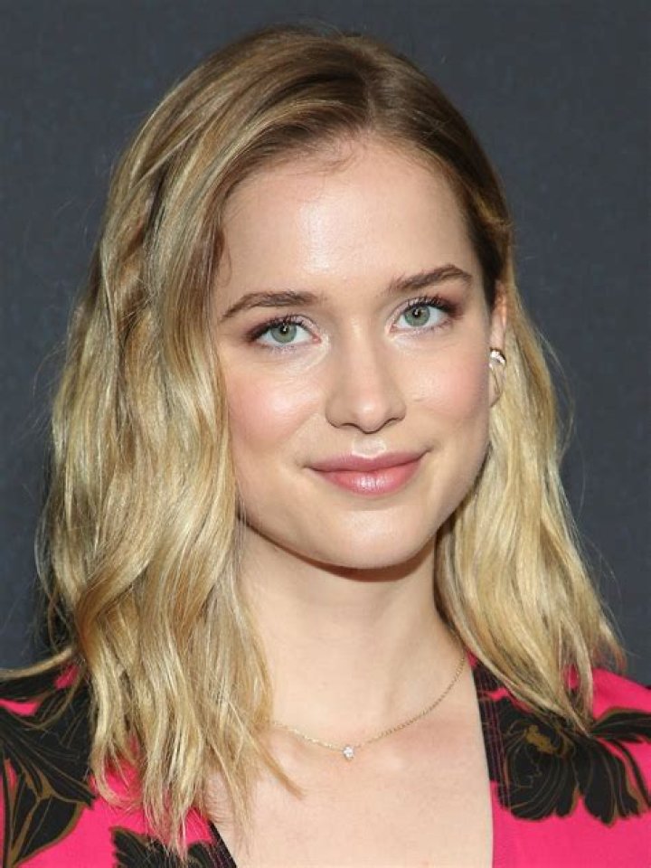 Elizabeth Lail Pictures Rotten Tomatoes
