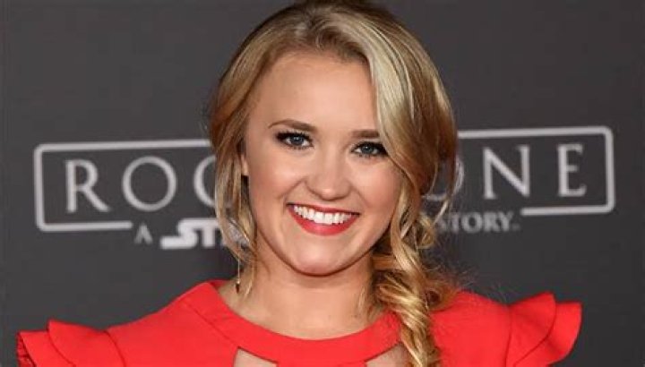 Emily Osment Biography, Age, Height, Boyfriend mrDustBin