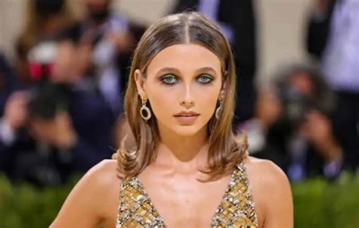 Emma Chamberlain net worth, age, height, wiki, boyfriend, biography and latest updates Kemi