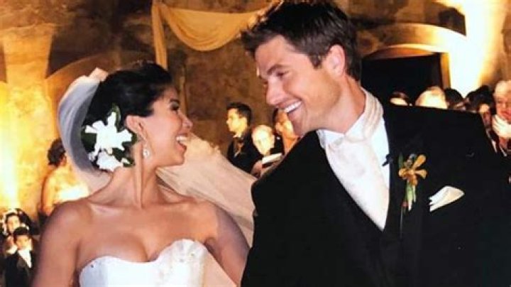 Eric Winter Married Roselyn S&aacute;nchez In An Intimate Wedding; On Thoughts