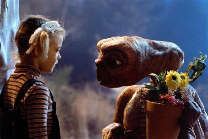 ET's Henry Thomas On Talking With Star Wars' Mark Hamill On The Fall Of