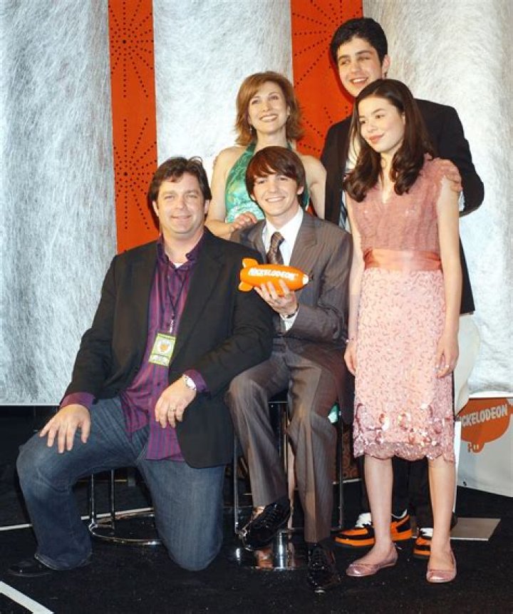 Ethan Peck Wife Is He Married To His Partner Molly DeWolf Swenson?