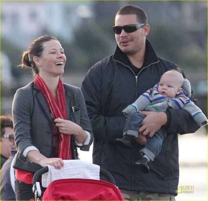 Evangeline Lilly and Norman Kali Sunday Stroll with their Son! Photo
