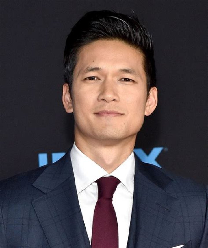 FileHarry Shum Jr. podczas San Diego ComicCon 2017.jpg Wikimedia Commons