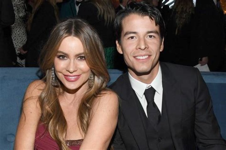 FileSof&iacute;a Vergara at 2015 PaleyFest.jpg Wikimedia Commons