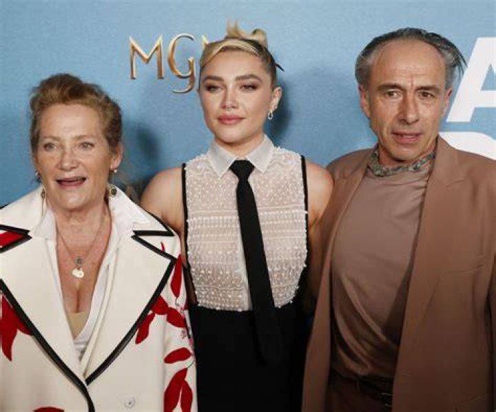 Florence Pugh brings her parents, grandmother to 'A Good Person