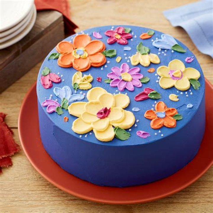 Flower lady cake Cake decorating designs, Cakes for women, Birthday