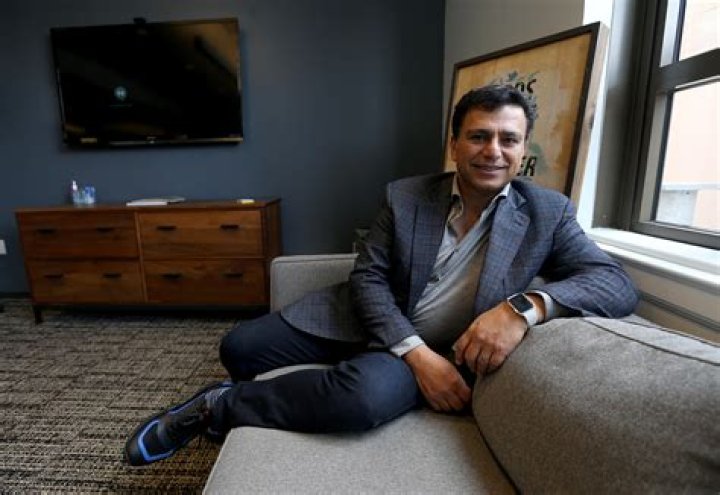 Follow immigrant Omid Kordestani's rise at Google, Twitter