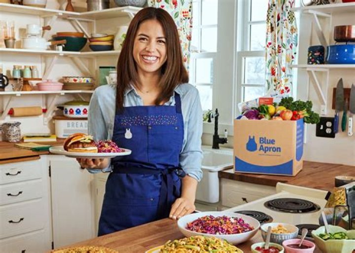 Food Network Star Molly Yeh Announces 2nd Pregnancy in a Very Jewish