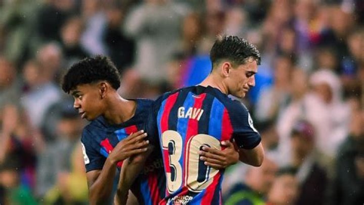 Foot Qui est Lamine Yamal, la nouvelle p&eacute;pite de 15 ans du Bar&ccedil;a qui a