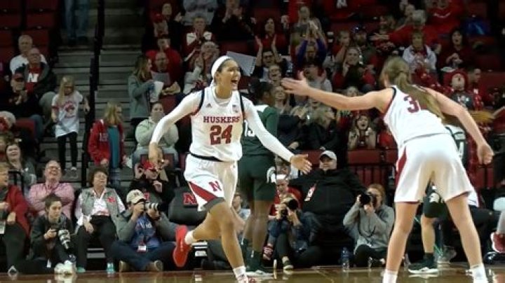 Former Husker, Pius X grad Maddie Simon signs with German pro team
