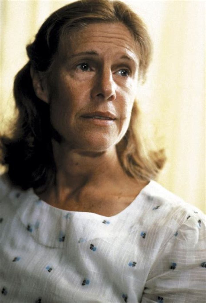 Frances Sternhagen Movies & Autographed Portraits Through The Decades