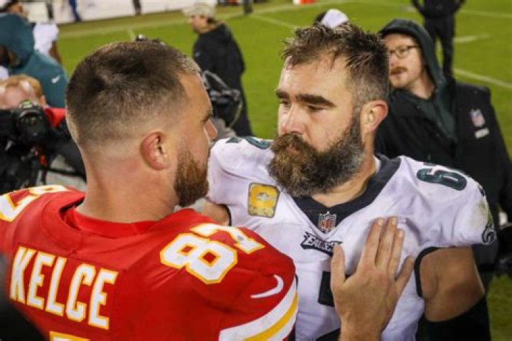 Guy Buzz Travis Kelce And Taylor Swift Engaged