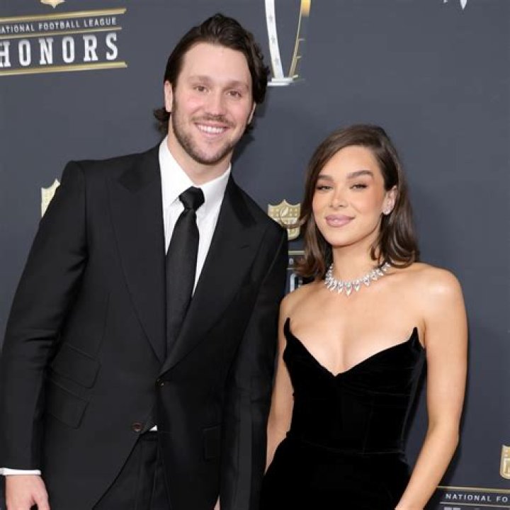 Hailee Steinfeld and Josh Allen Have a Night Out in N.Y.C. Photos