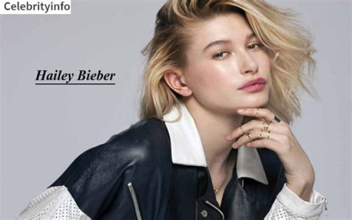 Hailey Bieber Bra Size, Body Measurements, Wiki, Height, Age, Boyfriend
