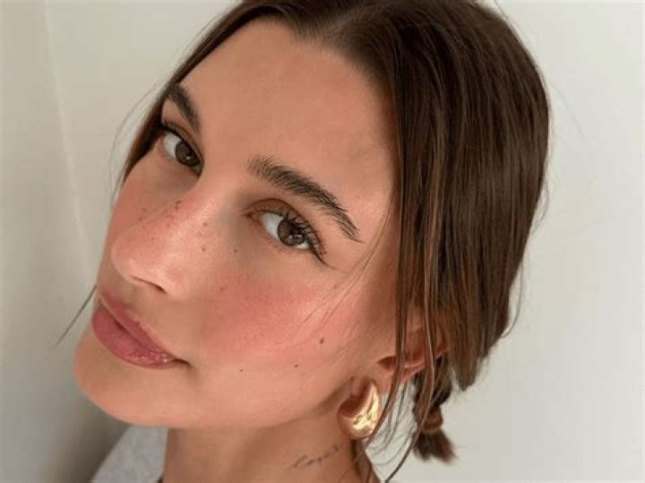 Hailey Bieber How to make hair, Celebrities before and after