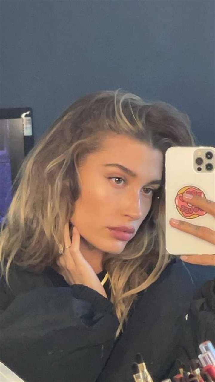 Hailey Bieber Updates on Twitter in 2021 Hailey baldwin mom, Hailey