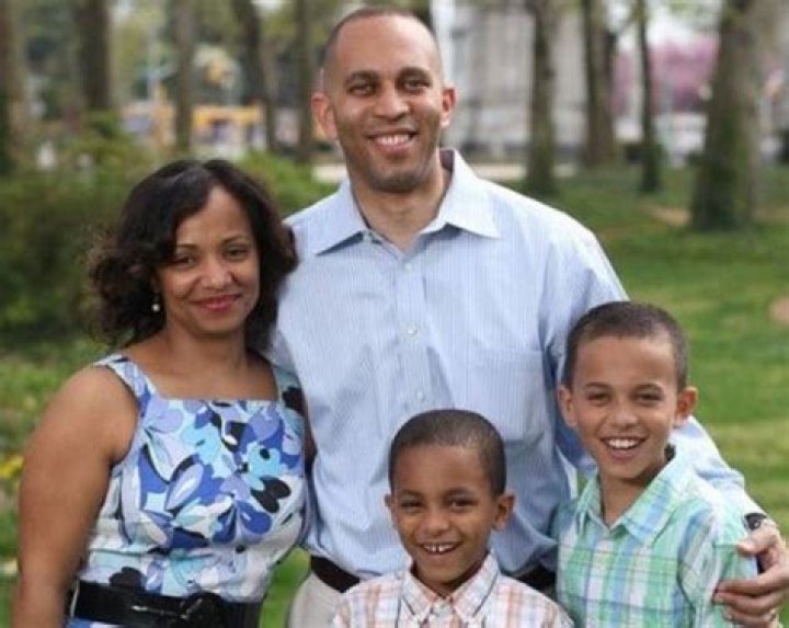 Hakeem Jeffries Wife Who Is Kennisandra Jeffries?