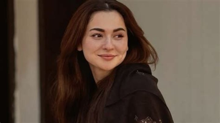 Hania Amir Biography, Movies, Dramas, Height, Age, Family, Net Worth