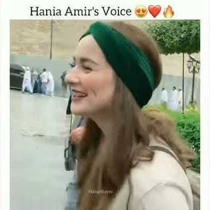 Hania Amir Sings 'Baari' Making it A Soulstirring Performance for Fans