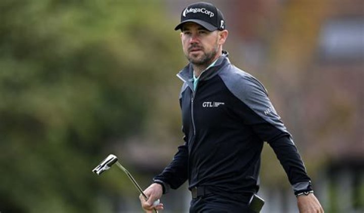 Harman surges into Open lead