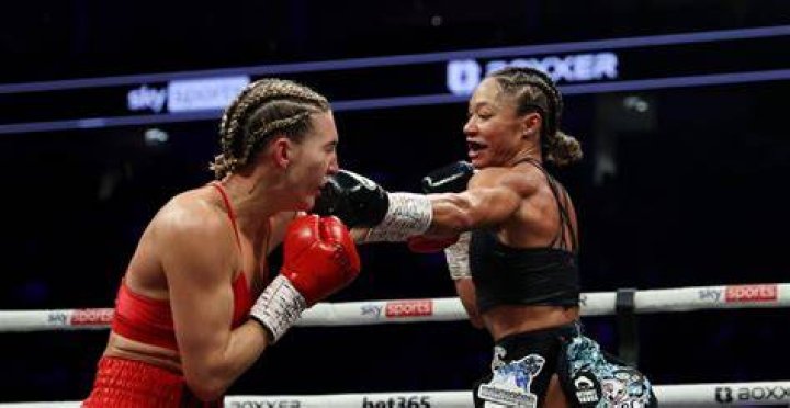 Highlights and results Alycia Baumgardner wins decision over Mayer