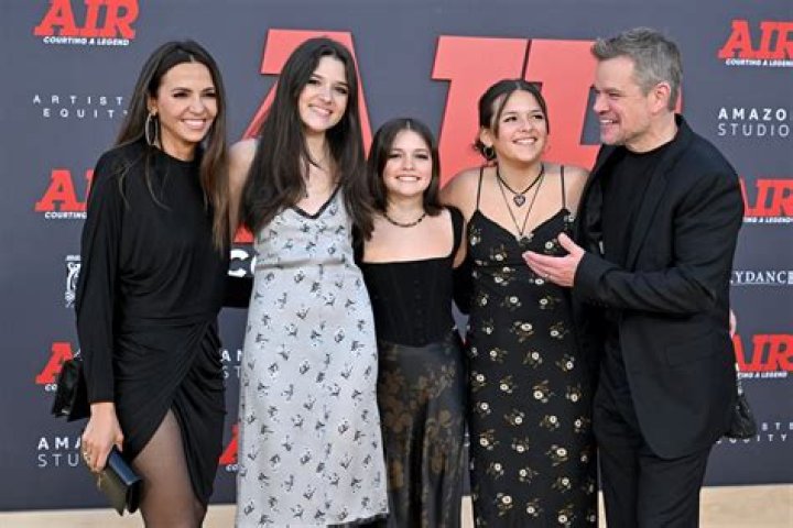How Many Kids Does Matt Damon Have? POPSUGAR Celebrity
