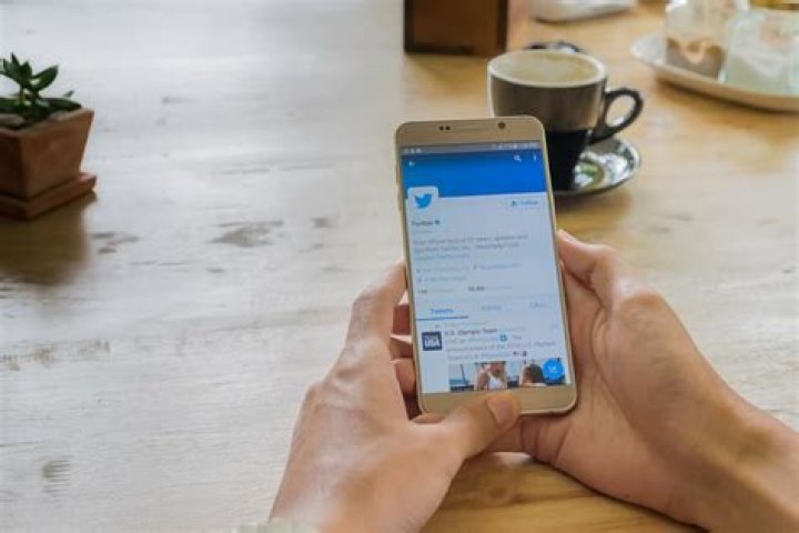 How To Send a Tweet to a Specific Person? ITGeared