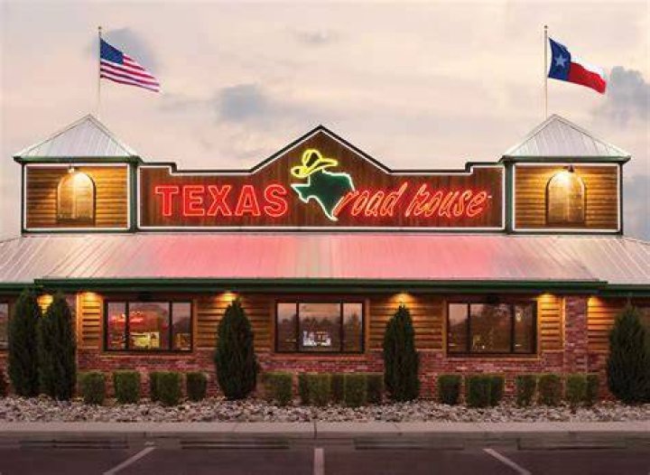 I Tried Texas Roadhouse for the First Time Ever&mdash;Here's What I Loved