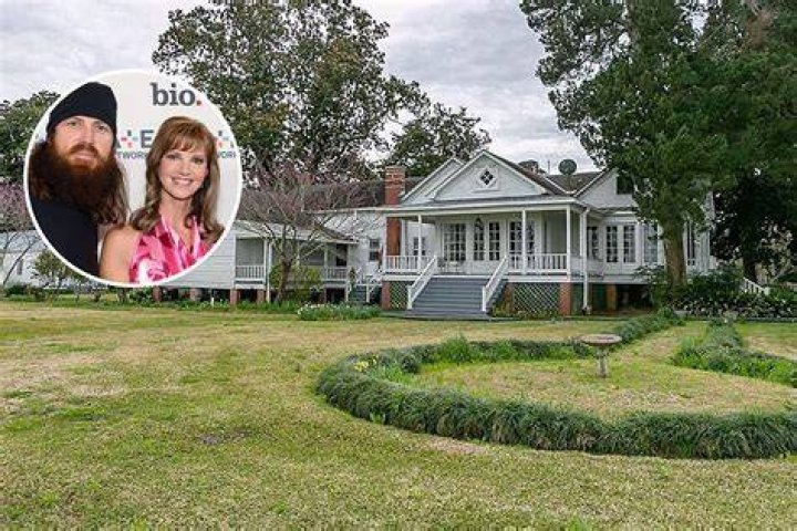 Inside Duck Dynasty stars Phil & Kay Robertson’s sevenacre Louisiana