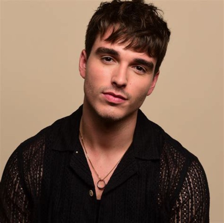 Is Corey Mylchreest Gay? Or Does He Have a Girlfriend? Queen Charlotte