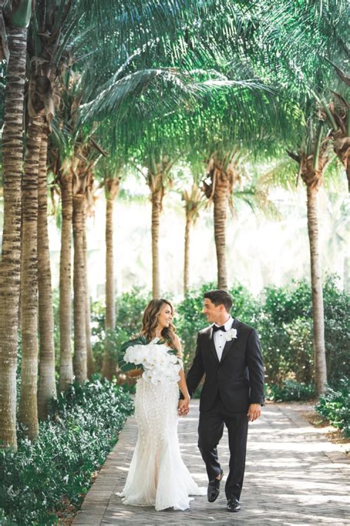 Isla Bella Resort in Marathon Key, Florida. Travel blogger on beach