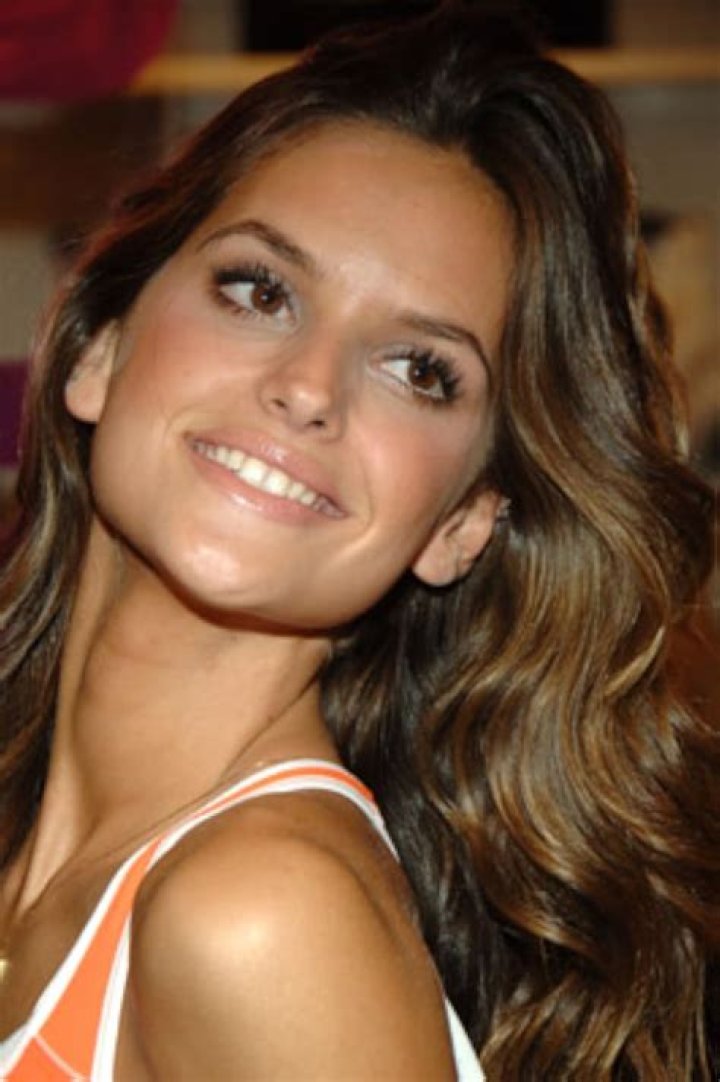 Izabel Goulart photo 790 of 1280 pics, wallpaper photo 447963