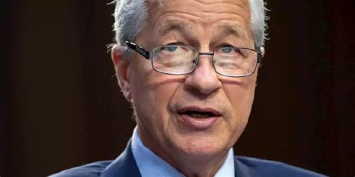 Jamie Dimon Says He Never Discussed Jeffrey Epstein&rsquo;s Accounts at