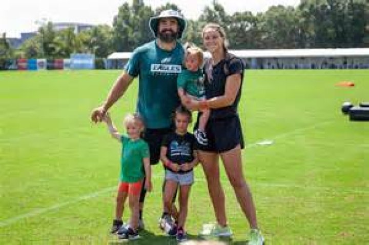 Jason Kelce to Appear on Brother Travis&rsquo; Reality Show &ldquo;Catching Kelce