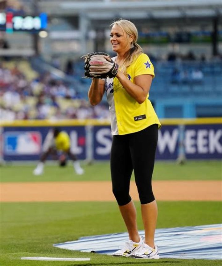 Jennie Finch Net Worth 2024
