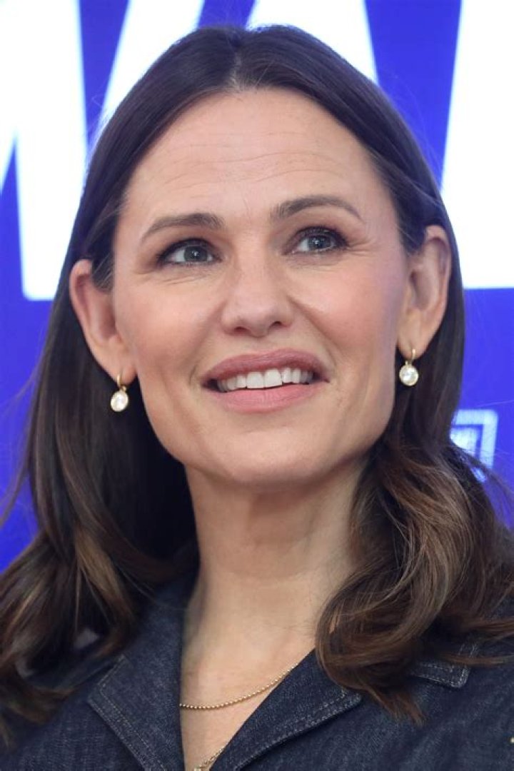 Jennifer Garner's Daughter Violet All Grown Up at White House Photo