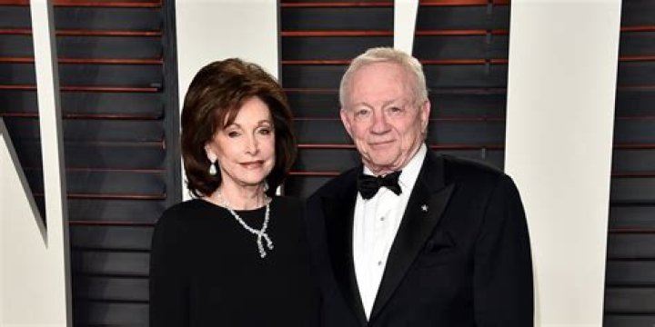 Jerry Jones Bio Wiki, Net Worth, Wife, Daughter, Child, Children
