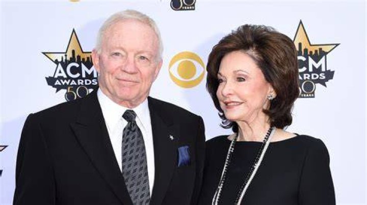 Jerry Jones Wife Who is Gene + How Did They Meet?
