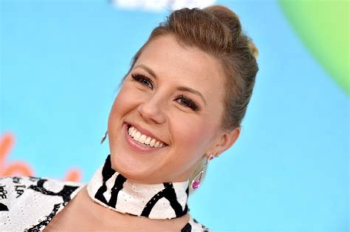 Jodie Sweetin Bio Net Worth Age Married Husband Affairs Family Images