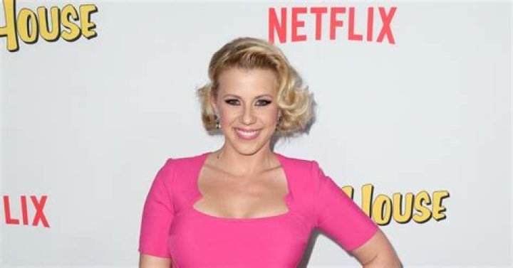 Jodie Sweetin Breaks Down on "DWTS" About Drug Abuse Past Just Think