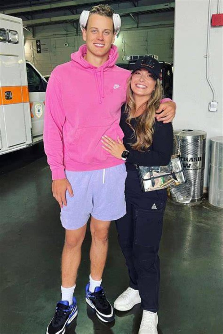 Joe Burrow Girlfriend Olivia Holzmacher All About Her