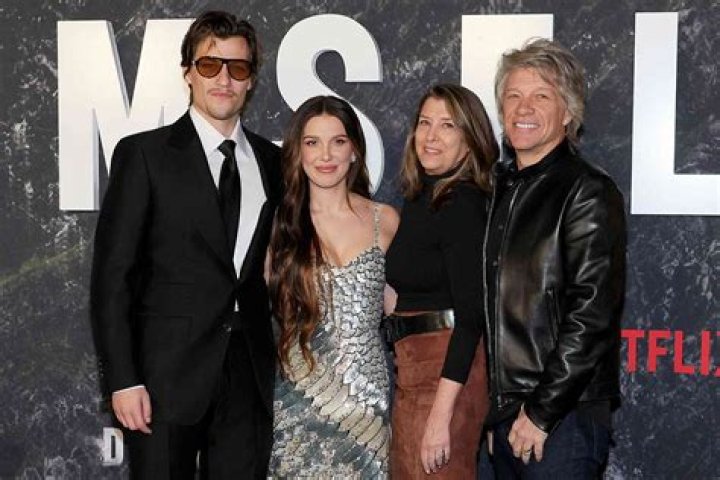 Jon Bon Jovi trẻ trung Nhấp để xem h&igrave;nh ảnh của &ocirc;ng ho&agrave;ng nhạc rock