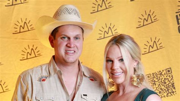 Jon Pardi and Wife Summer Expecting First Child Together! OtakuKart