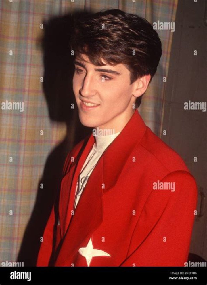 Jonathan Knight's Net Worth Who Is His Wife? Is He Father