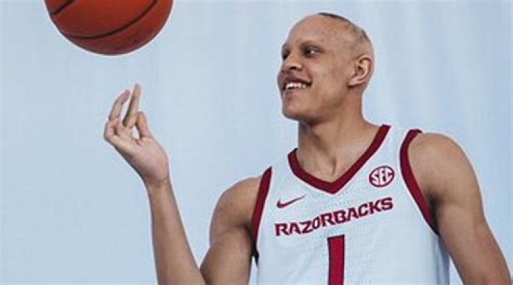 Jordan Walsh, consensus top 10 recruit, commits to Musselman's Razorbacks