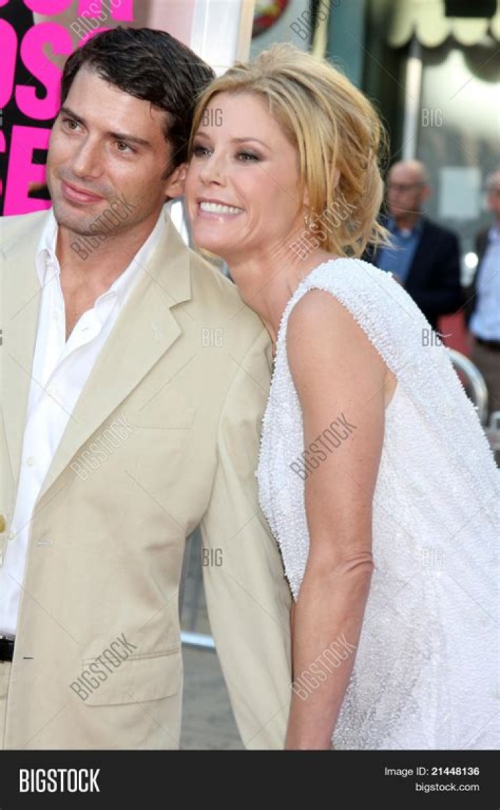 Julie Bowen Husband Age Difference