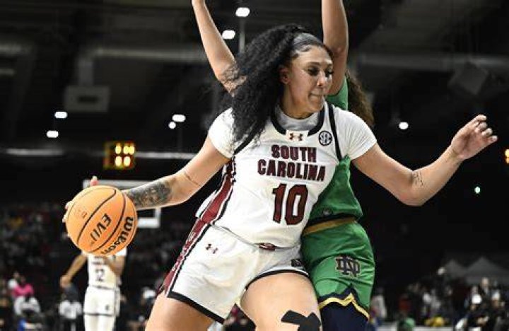 Kamilla Cardoso headlines season's first women's basketball starting