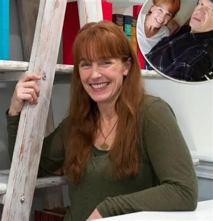 Karen Laine Has More Than One Married Relationship! But Only One Seems